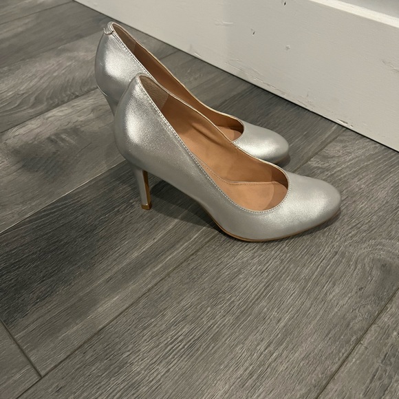 Silver Pumps - Picture 2 of 3